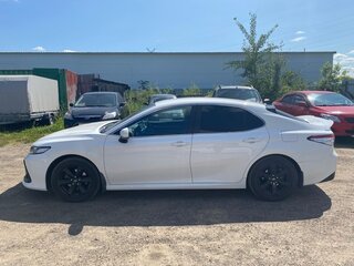 2021 Toyota Camry VIII (XV70) Рестайлинг, белый, 2600000 рублей, вид 5