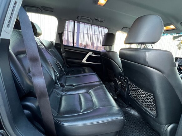 2016 Toyota Land Cruiser 200 Series Рестайлинг 2, чёрный, 6200000 рублей - вид 32