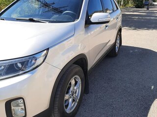 2014 Kia Sorento II Рестайлинг, серебристый, 1720000 рублей, вид 1