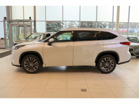 2026 Toyota Highlander IV (XU70), белый, 5200000 рублей, вид 4
