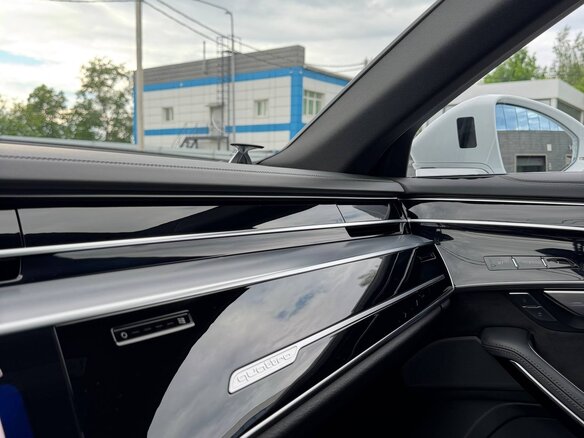 2020 Audi A8 55 TFSI IV (D5), белый, 6100000 рублей - вид 8