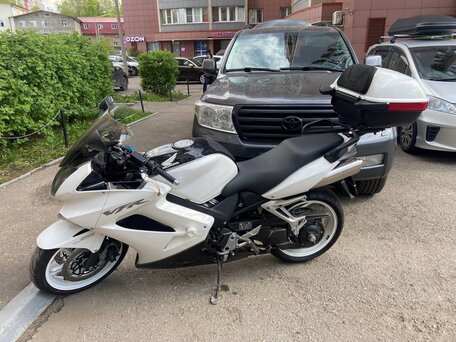 2010 Honda VFR 800, белый, 580000 рублей, вид 1
