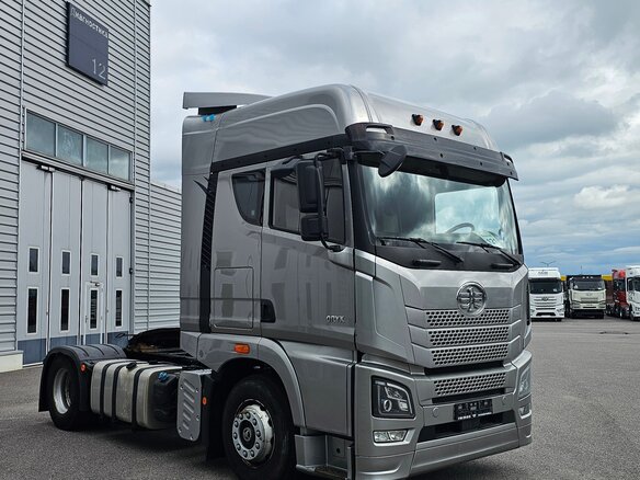 2023 FAW JH6, серебристый, 4250000 рублей - вид 1