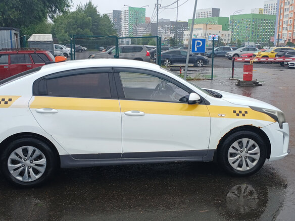 2020 Kia Rio IV, белый, 750000 рублей - вид 3