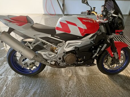 2008 Aprilia Tuono 1000, чёрный, 595000 рублей, вид 4