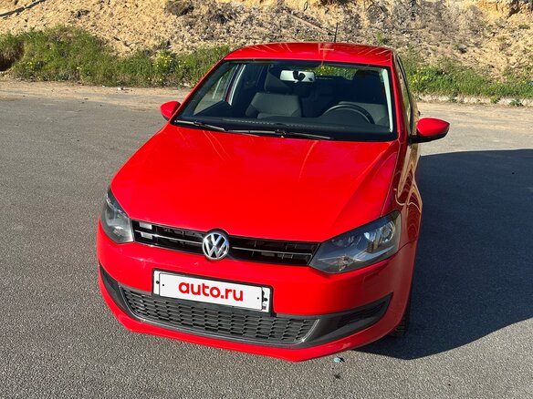 2014 Volkswagen Polo V, красный, 750000 рублей