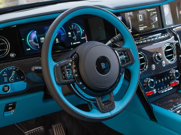 2025 Rolls-Royce Cullinan Black Badge I Рестайлинг (Series II), чёрный, 66500000 рублей - вид 15