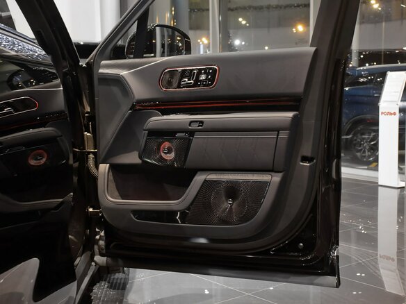 2025 Zeekr 9X 70 kWh, чёрный, 12200000 рублей - вид 27