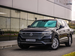 2018 Volkswagen Touareg III, синий, 4300000 рублей, вид 1