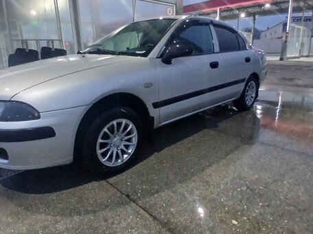 1999 Mitsubishi Carisma I, серый, 450000 рублей, вид 2
