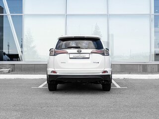 2017 Toyota RAV4 IV (XA40) Рестайлинг, белый, 1740000 рублей, вид 4