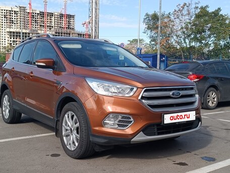2017 Ford Kuga II Рестайлинг, коричневый, 2000000 рублей, вид 1