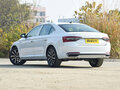 2025 Skoda Superb III Рестайлинг, белый, 2580005 рублей - вид 2