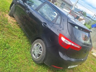 2013 Kia Rio III, чёрный, 580000 рублей, вид 4