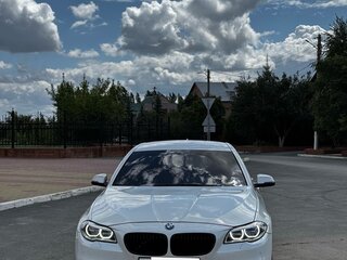 2016 BMW 5 серии 528i xDrive VI (F10/F11/F07) Рестайлинг, белый, 2399000 рублей, вид 3