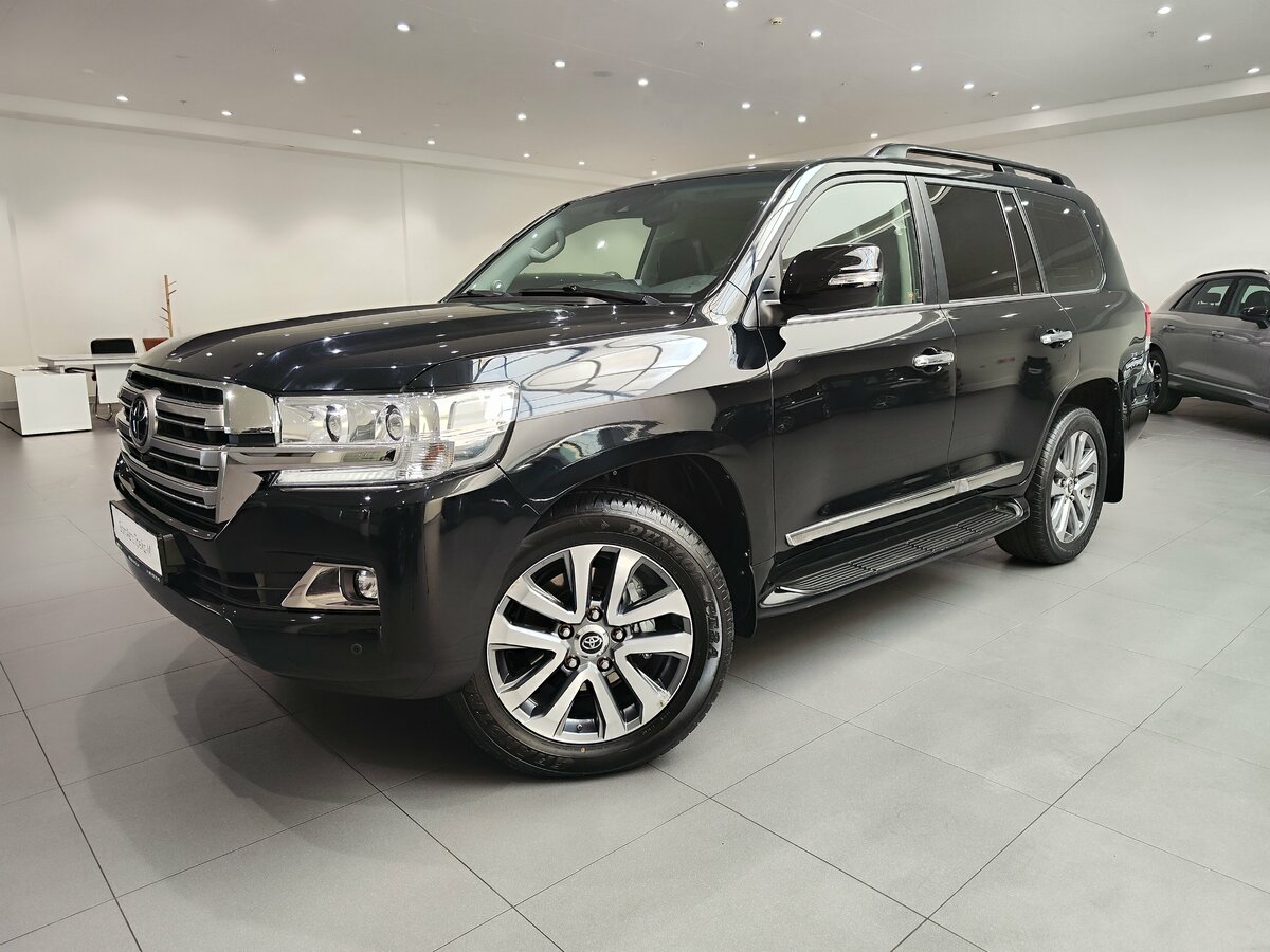 Открыть фотографии: Toyota Land Cruiser 200 Series Рестайлинг 2