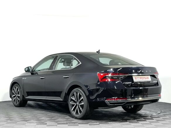 2026 Skoda Superb III Рестайлинг, чёрный, 3775000 рублей - вид 2