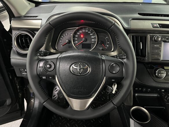 2015 Toyota RAV4 IV (XA40), коричневый, 1935000 рублей - вид 11