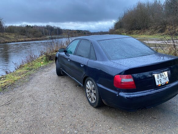 2001 Audi A4 I (B5) Рестайлинг, синий, 450000 рублей - вид 2