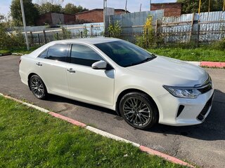 2016 Toyota Camry VII (XV50) Рестайлинг, белый, 2450000 рублей, вид 1
