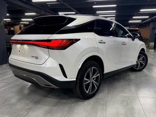 2023 Lexus RX 350 V, белый, 8960000 рублей, вид 2