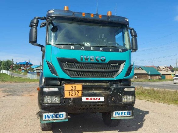 2012 Iveco Trakker, зелёный, 6500000 рублей - вид 6