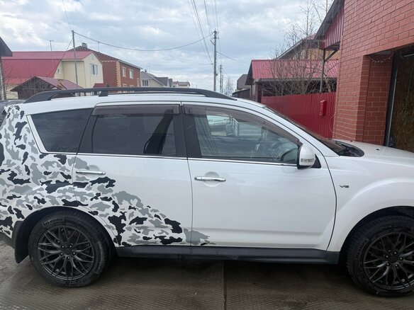 2012 Mitsubishi Outlander II Рестайлинг, белый, 1600000 рублей - вид 1