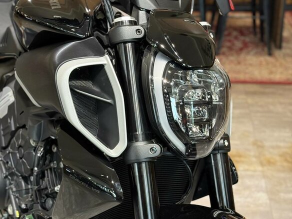 2025 Ducati Diavel V4, чёрный, 3300000 рублей - вид 23