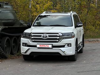 2016 Toyota Land Cruiser 200 Series Рестайлинг 2, белый, 6800000 рублей, вид 5