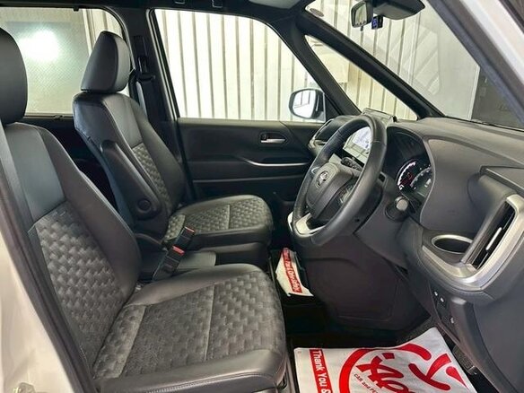 2023 Toyota Voxy IV (R90), белый - вид 14