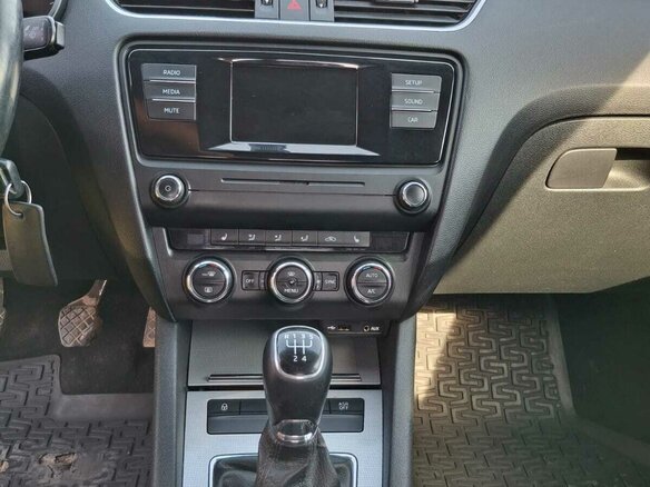 2015 Skoda Octavia III (A7), коричневый, 1000000 рублей - вид 12