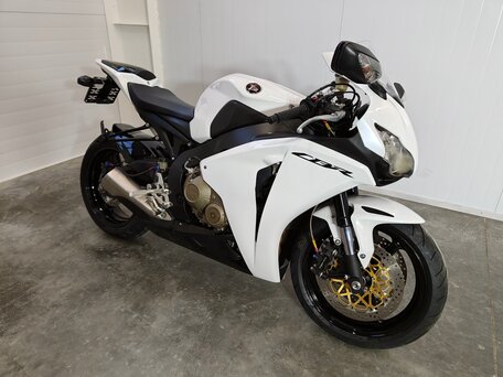 2008 Honda CBR 1000 RR/RA Fireblade, белый, 599000 рублей, вид 2