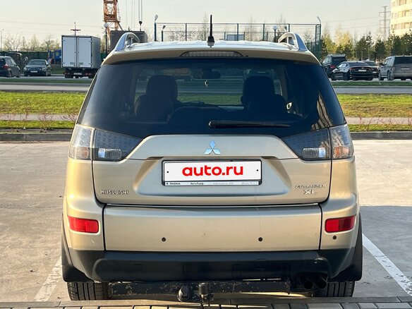 2008 Mitsubishi Outlander II, бежевый, 1200000 рублей - вид 4