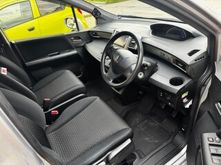 2014 Honda Freed Spike I Рестайлинг 2, серебристый, 1300000 рублей, вид 5