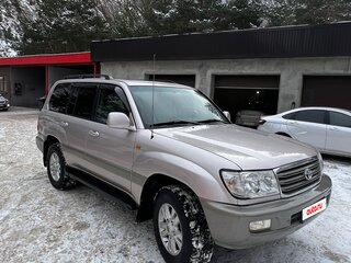 2004 Toyota Land Cruiser 100 Series Рестайлинг 1, серебристый, 2500000 рублей, вид 3