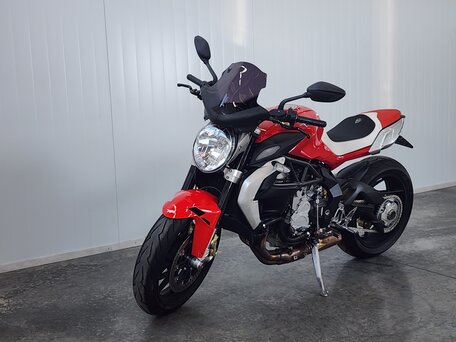 2013 MV Agusta Brutale 675, красный, 529000 рублей, вид 4