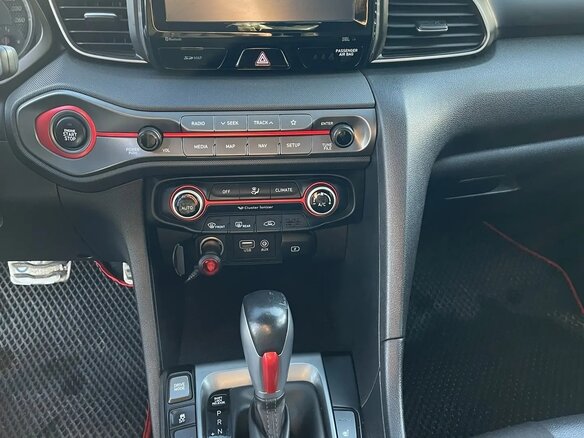 2019 Hyundai Veloster II, серый, 2500000 рублей - вид 13