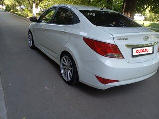 2014 Hyundai Solaris I Рестайлинг, белый, 970000 рублей, вид 3