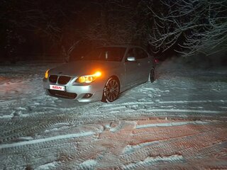 2004 BMW 5 серии 525i V (E60/E61), серебристый, 960000 рублей, вид 1