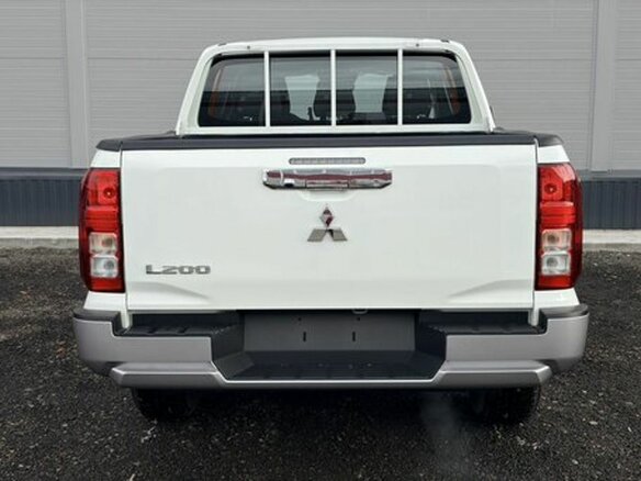 2025 Mitsubishi L200 VI, белый, 4850000 рублей - вид 5