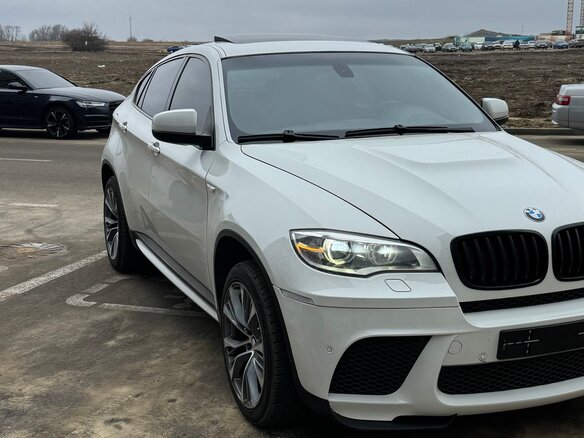 2009 BMW X6 35i 6-speed I (E71), белый, 1900000 рублей - вид 2