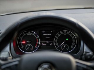 2017 Skoda Rapid I Рестайлинг, серебристый, 1066000 рублей, вид 5