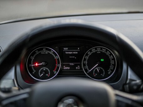 2017 Skoda Rapid I Рестайлинг, серебристый, 1066000 рублей, вид 5