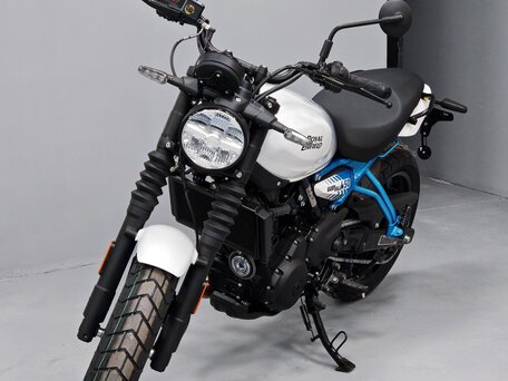 2025 Royal Enfield Guerrilla 450, голубой, 559000 рублей, вид 3