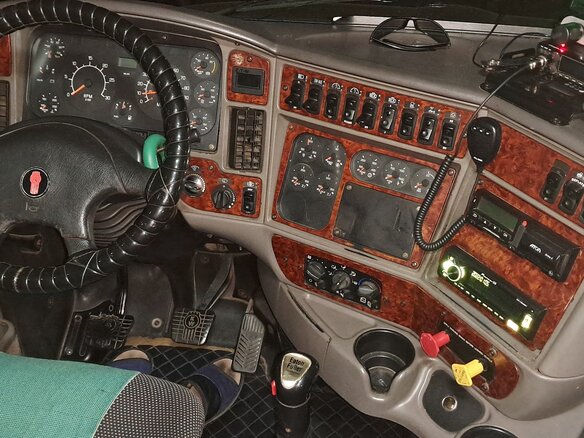 2004 Kenworth T2000, синий, 2000000 рублей - вид 15