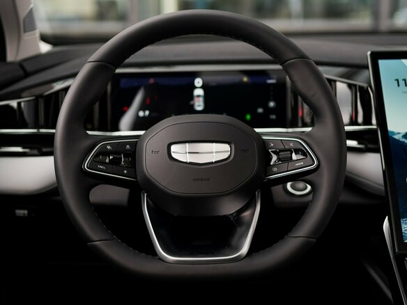 2026 Geely Atlas II, серебристый, 4229990 рублей - вид 11