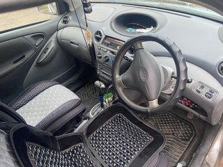 2001 Toyota Vitz I (P10), серебристый, 230000 рублей, вид 4
