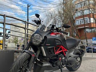 2011 Ducati Diavel Carbon, красный, 800000 рублей, вид 1