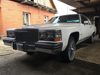 1982 Cadillac DeVille V, белый, 5000000 рублей, вид 2