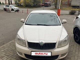2012 Skoda Octavia II (A5) Рестайлинг, белый, 780000 рублей, вид 1